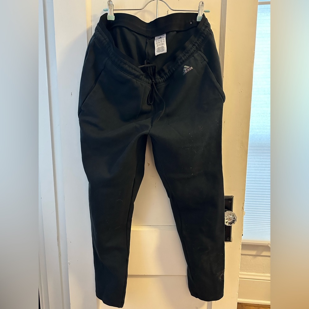 Adidas women’s tapered leg joggers size 2x in 100% cozy thick cotton.